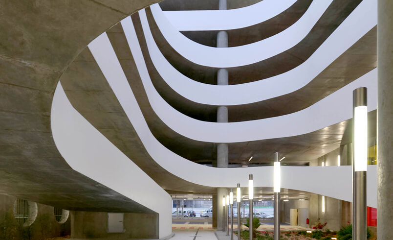 Un parking silo à Grenoble / Cabinet Grudzinski et Poisay Architectes © Agence Grud